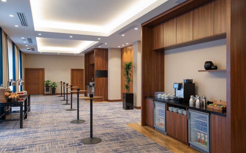 Courtyard By Marriott Tashkent Hotel Exterior foto