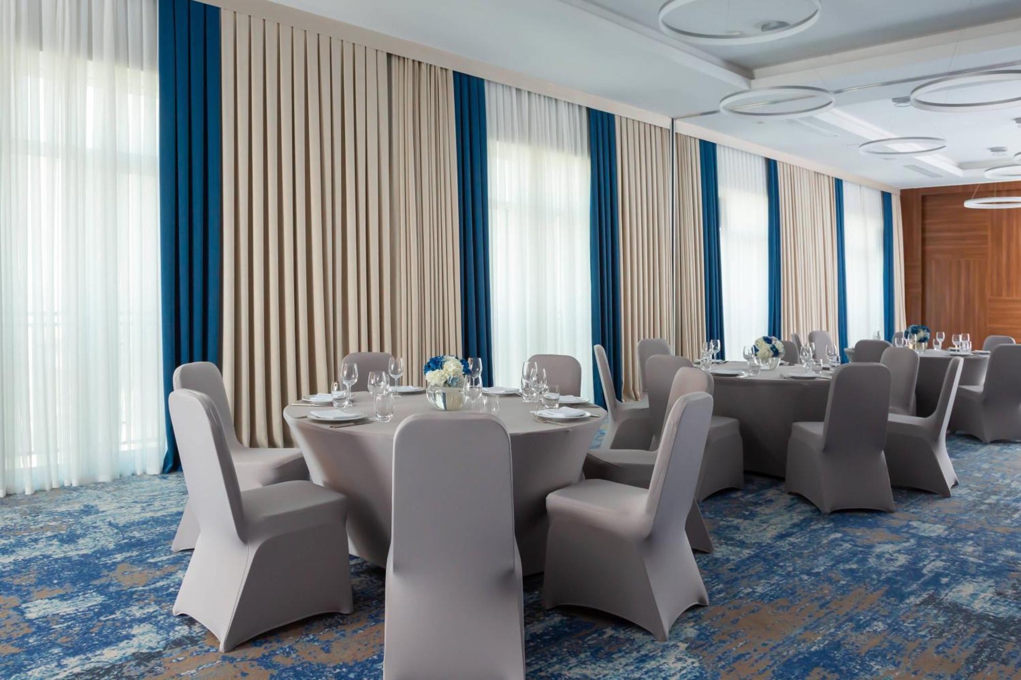 Courtyard By Marriott Tashkent Hotel Exterior foto