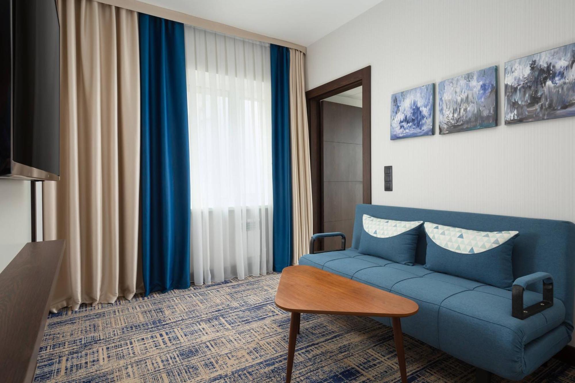 Courtyard By Marriott Tashkent Hotel Exterior foto