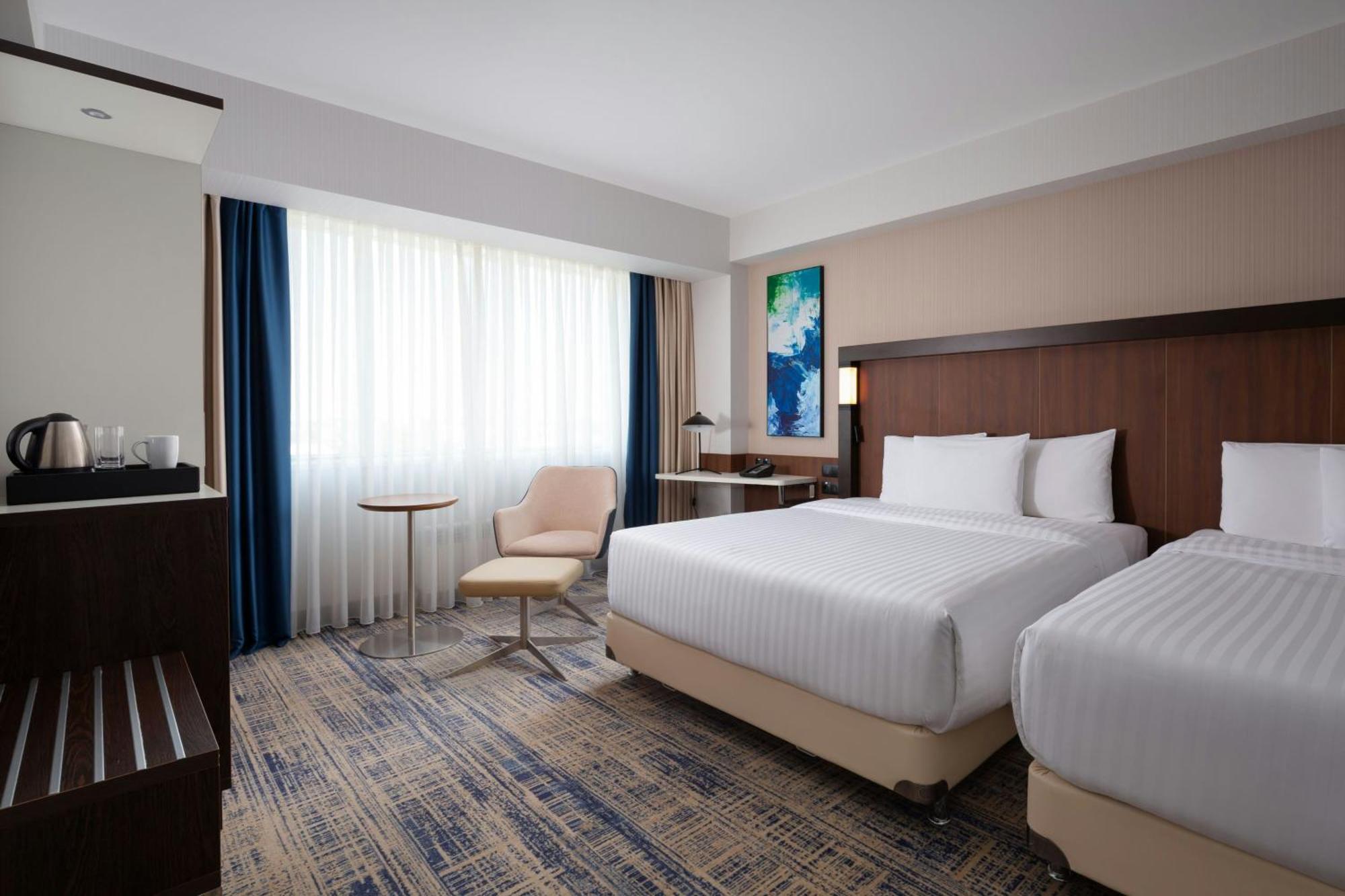 Courtyard By Marriott Tashkent Hotel Exterior foto