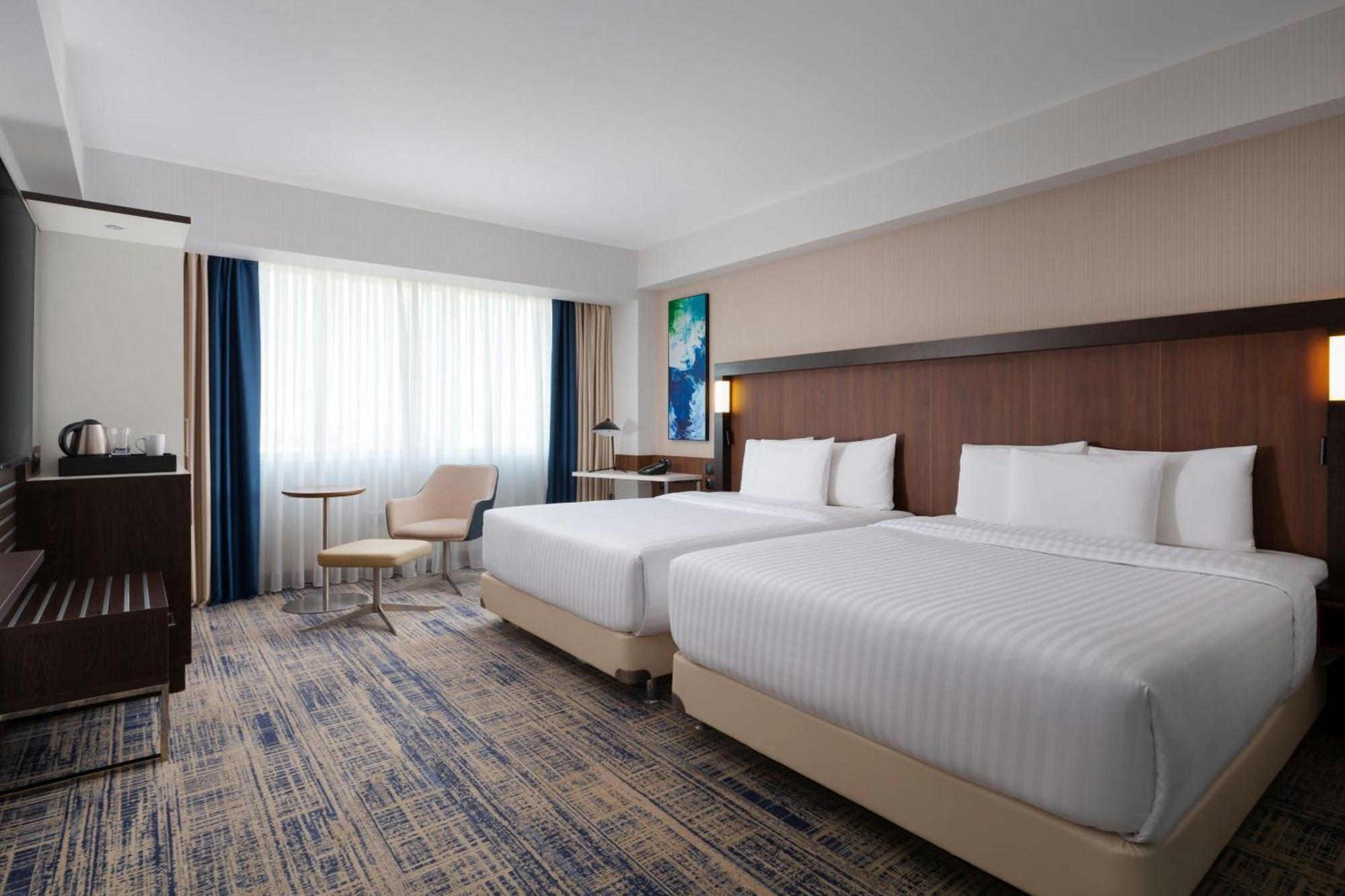 Courtyard By Marriott Tashkent Hotel Exterior foto