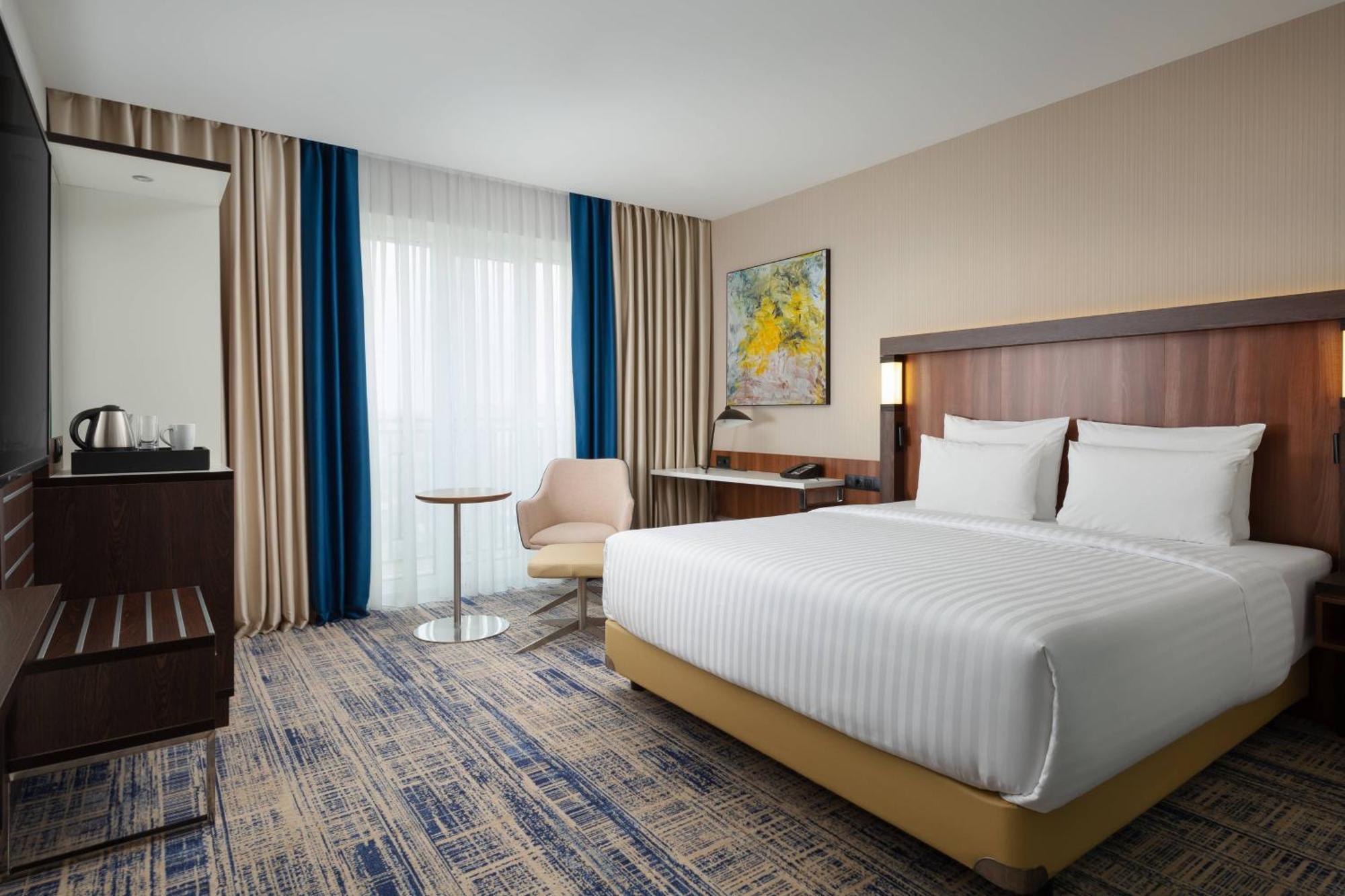 Courtyard By Marriott Tashkent Hotel Exterior foto