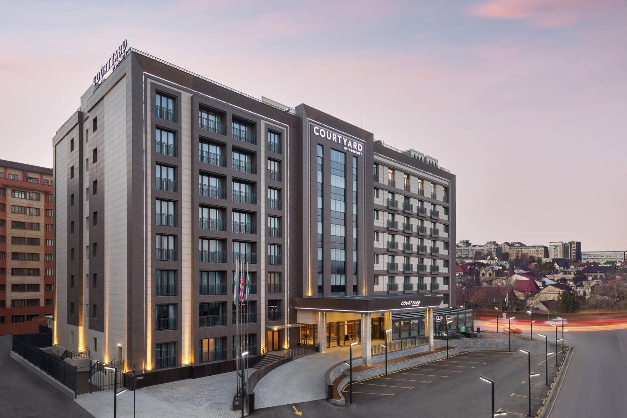 Courtyard By Marriott Tashkent Hotel Exterior foto